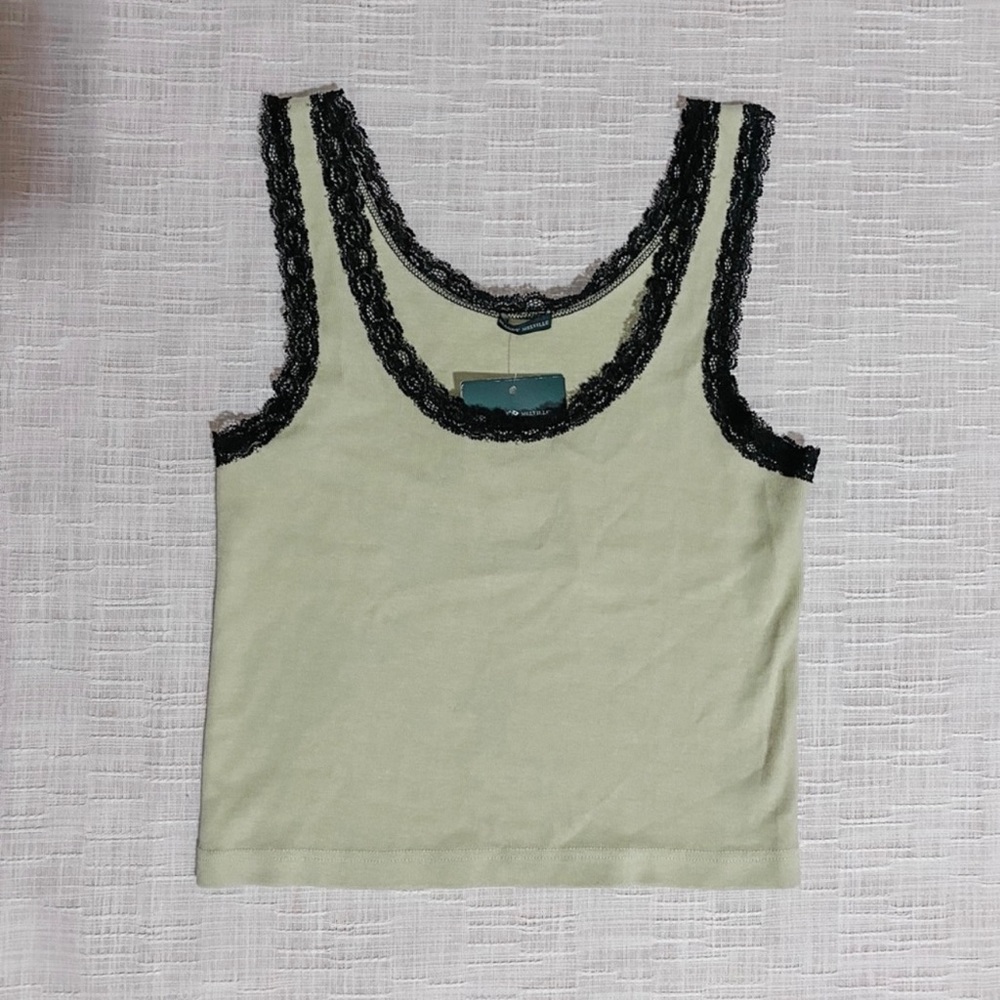 BNWT Brandy Melville green Ronnie tank